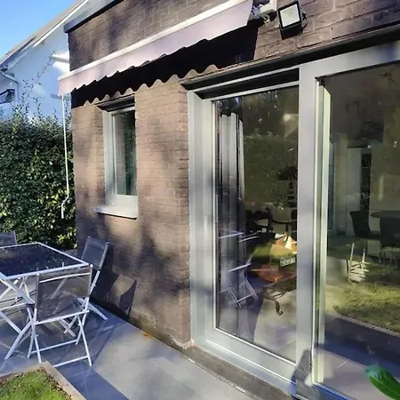 דירה Comfortable In - 38 Sqm - Terrace נמור